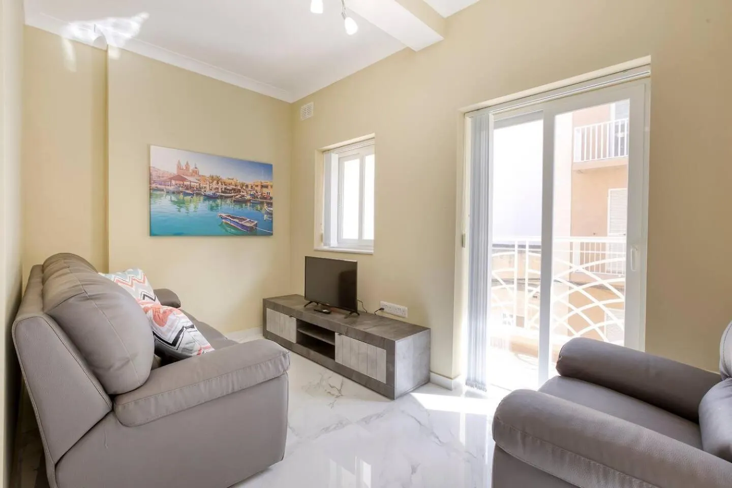 Seaview,Beautiful 3Br Apt 2 Marsaskala Apartment